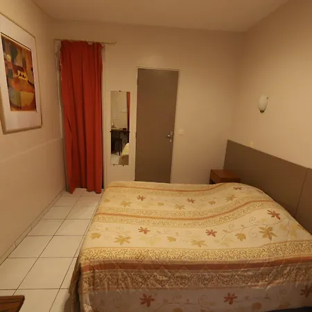Hotel Du Roussillon-3
